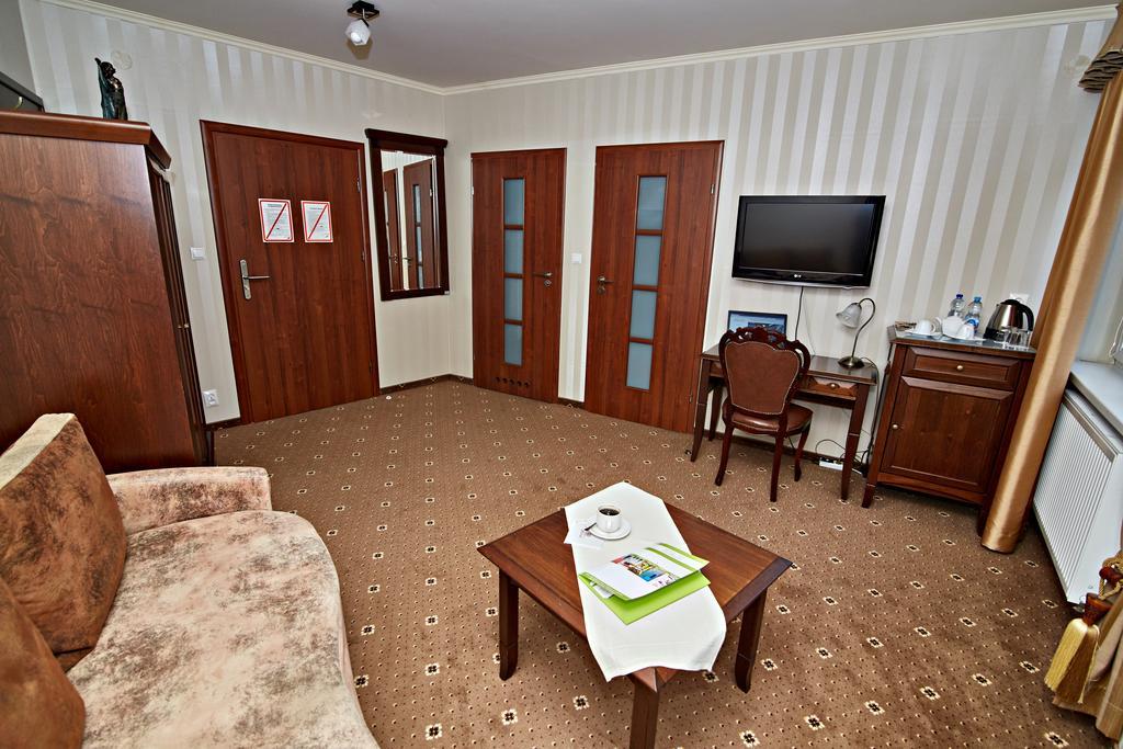 Hotel Ted Radomsko Zimmer foto