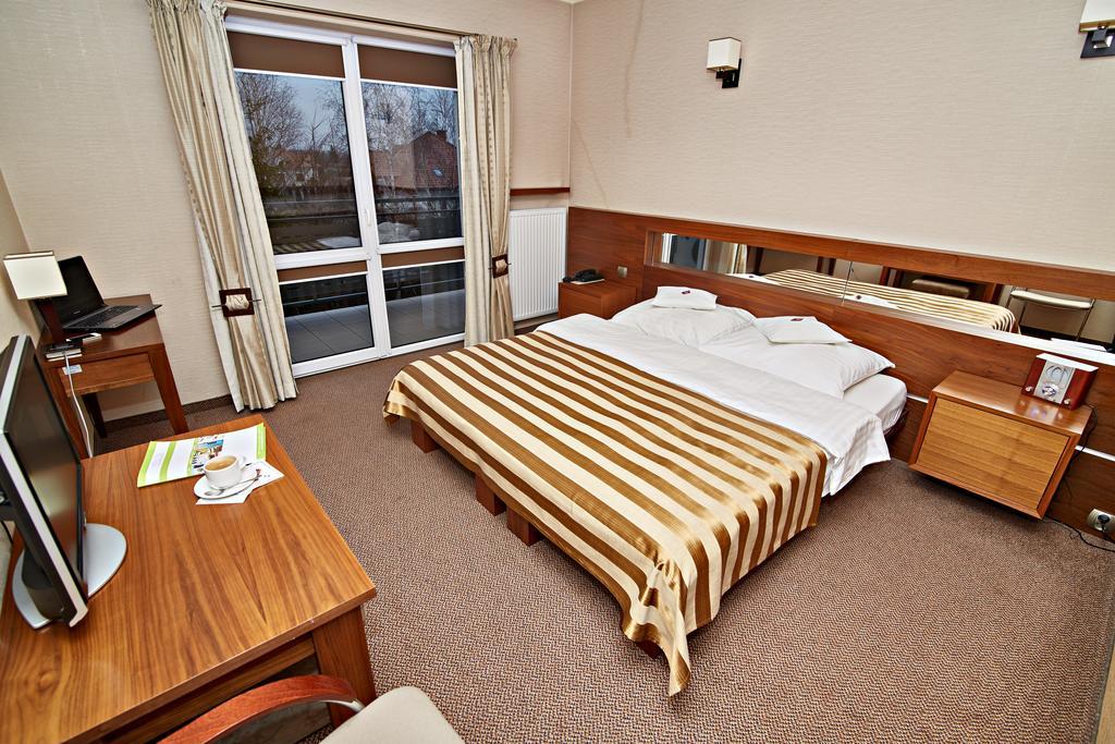 Hotel Ted Radomsko Zimmer foto