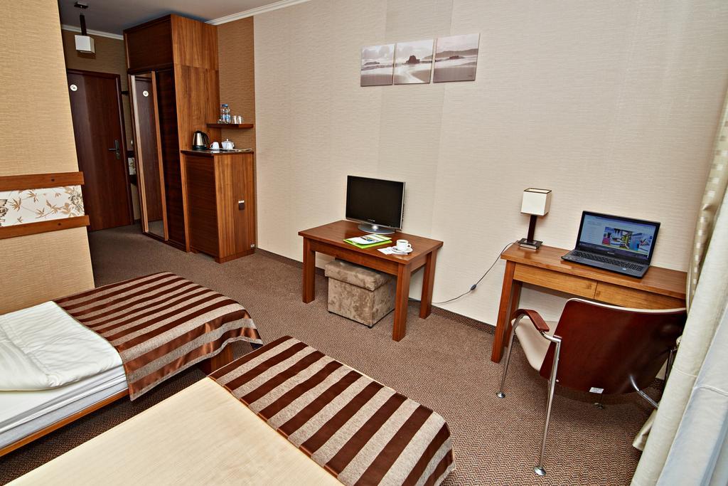 Hotel Ted Radomsko Zimmer foto
